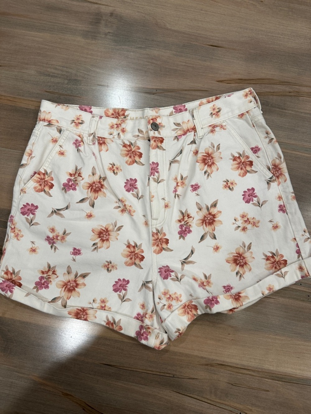 American Eagle Outfitters White High-Waist Floral Shorts with Pink & Tan Flowers
